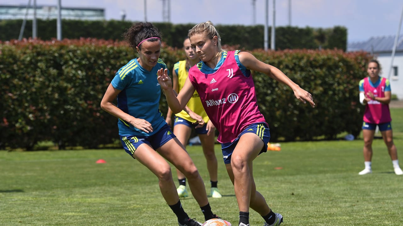 Amanda Nildén e Barbara Bonansea in allenamento