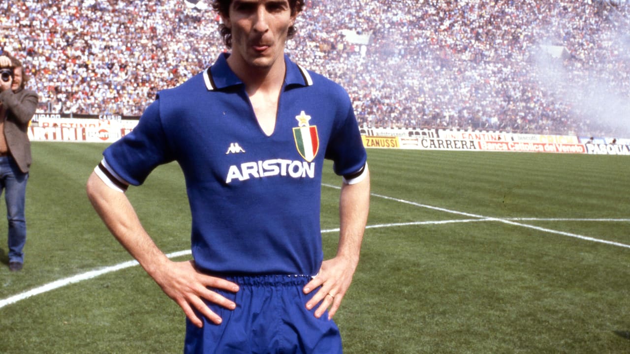 Paolo Rossi Juventus jersey