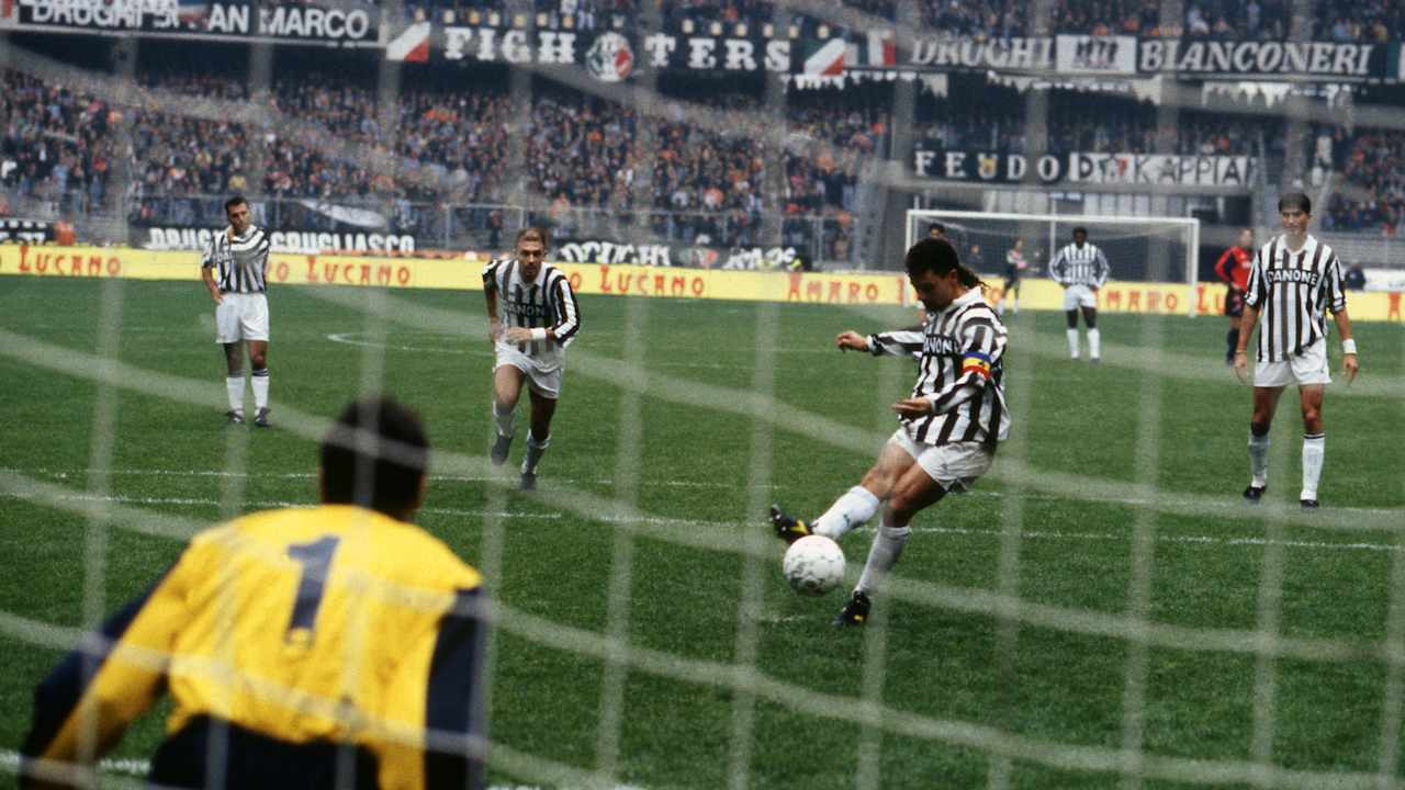 Hurrà Juventus n.9/1991 Baggio, Peruzzi con Guida al Campionato Nuovo