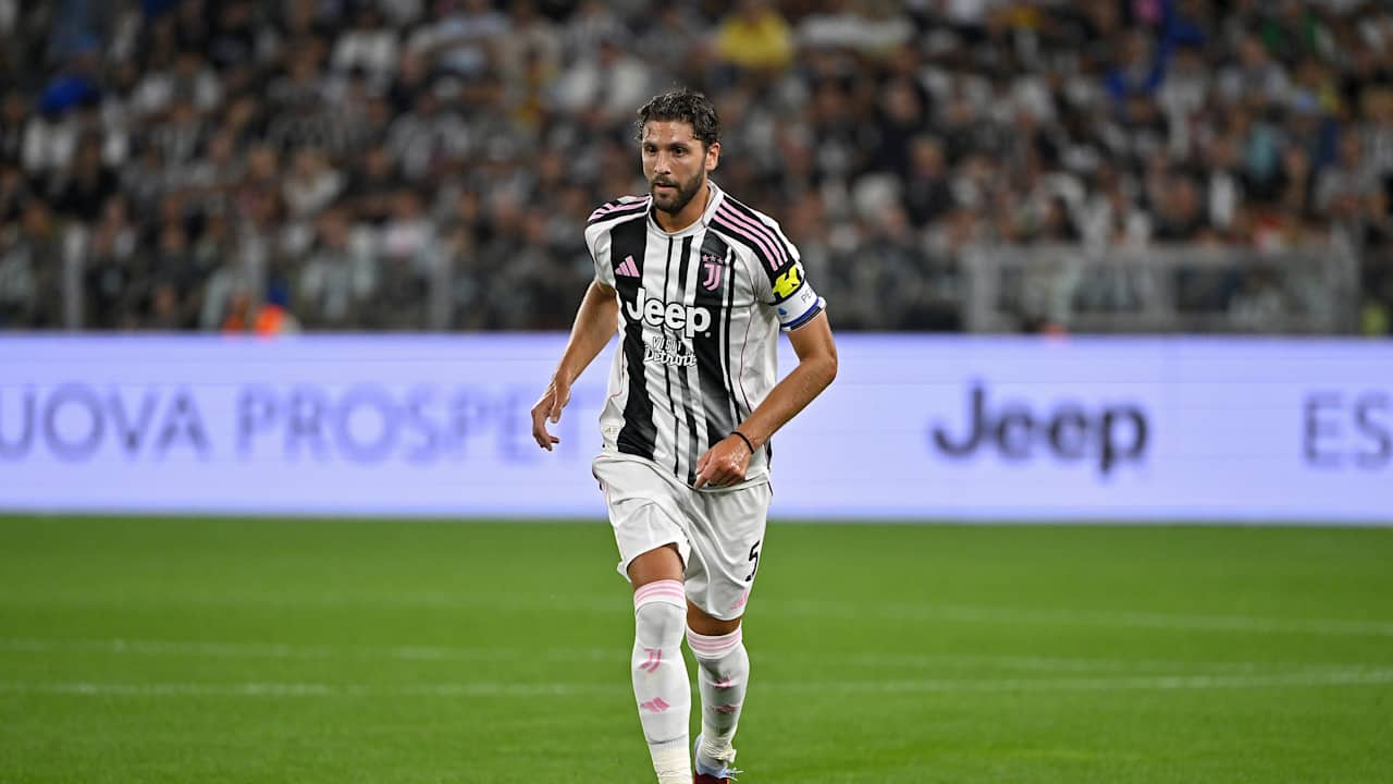BOOK BIANCONERI IN AZZURRO : Livre Sur La Juventus Et L'équipe Nationale Italienne NEUF