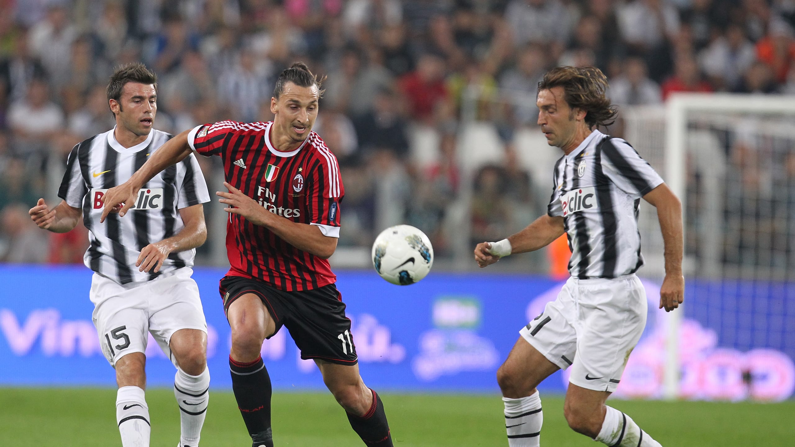 سیاه و سفید ها در پیراهن آبی برابر ایرلند شمالی