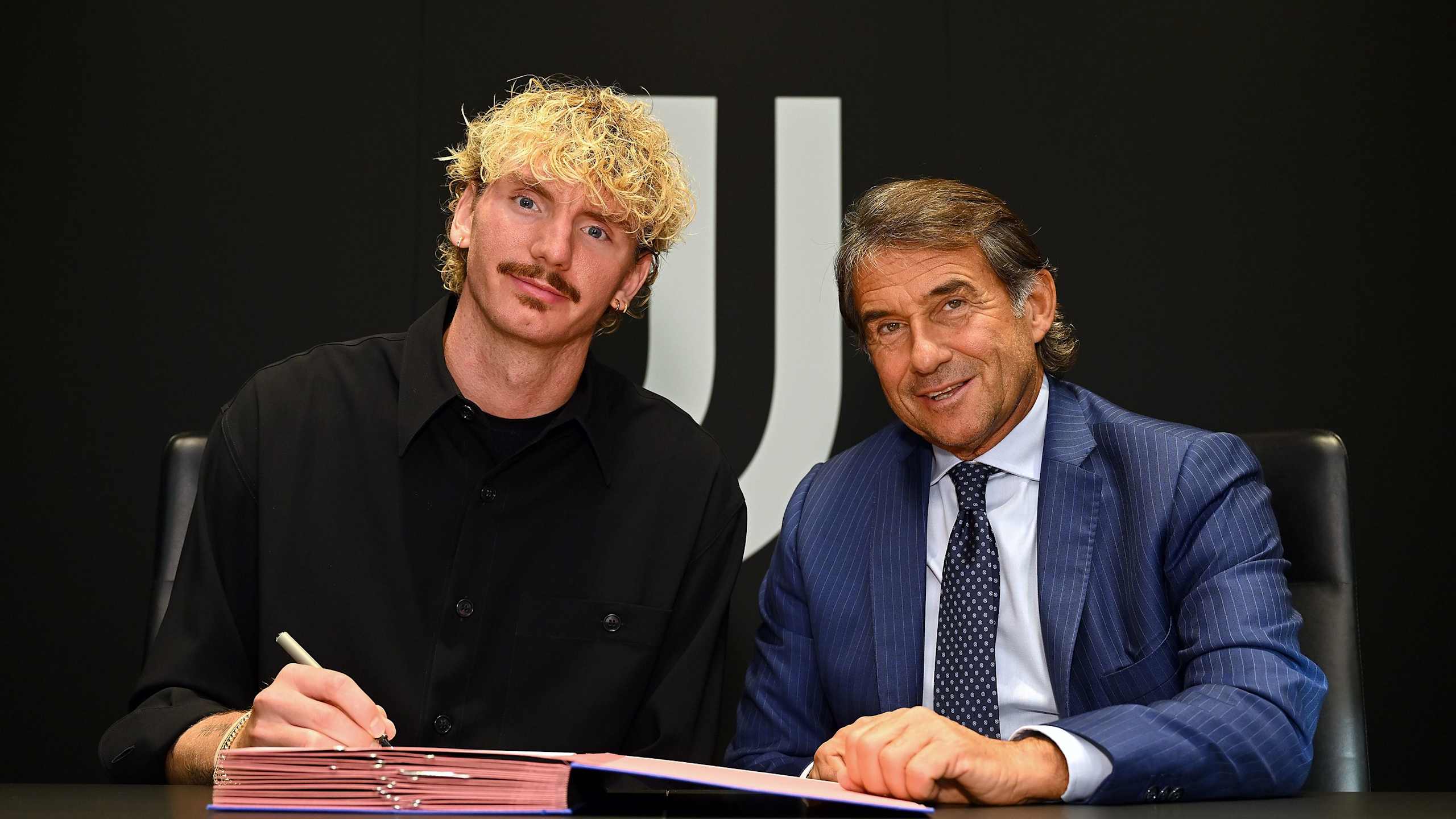 Newcastle pinjamkan Nick Woltemade ke Juventus dengan harga murah