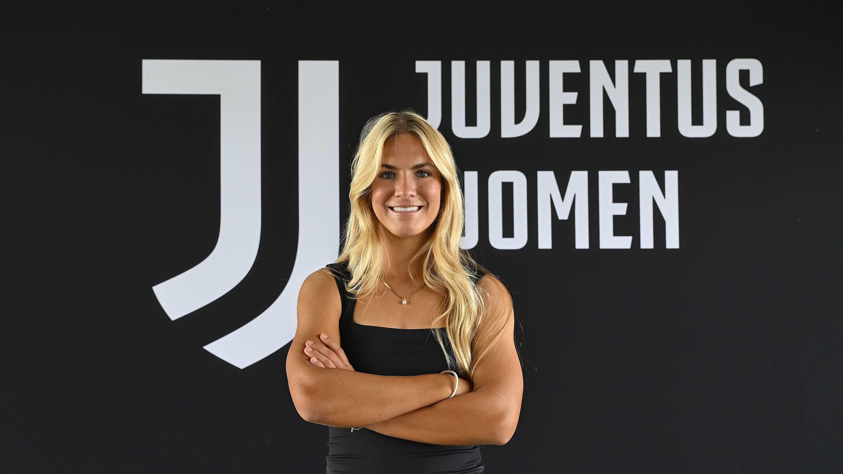 امضای قرارداد جدید آبی برایتن با تیم زنان