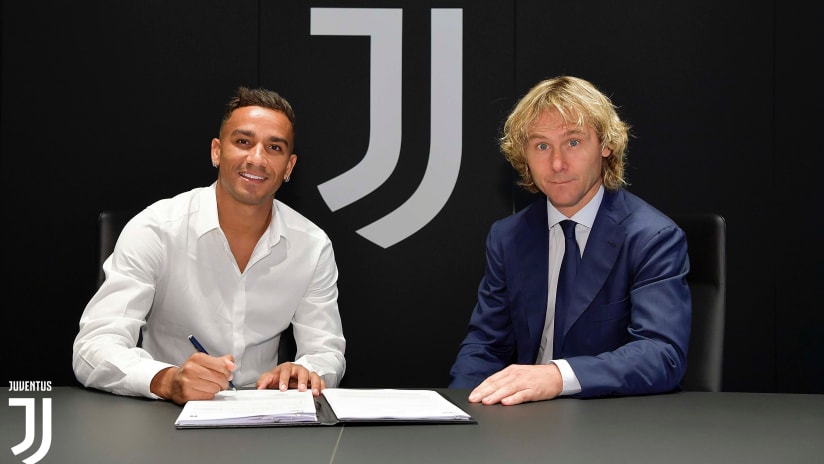 公式発表 ダニーロがユヴェントスに加入 Juventus