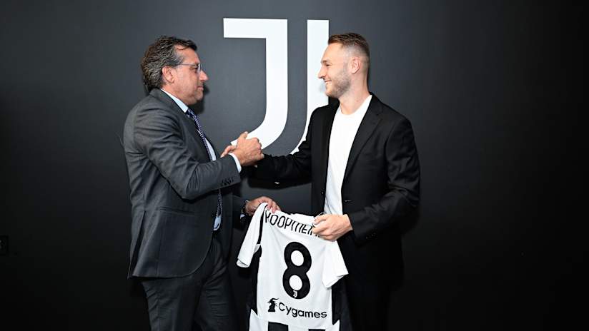 Teun Koopmeiners signs for Juventus! - Juventus
