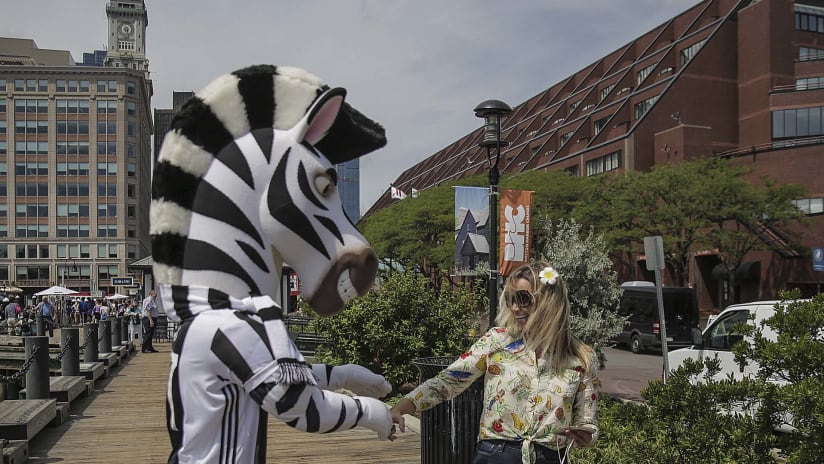Juventus Invaders | Jay makes friends in Boston!