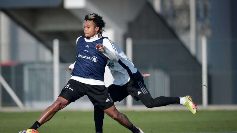 Weston's Fancy Footwork, Putting on a Show for the Fans! | Juventus Training