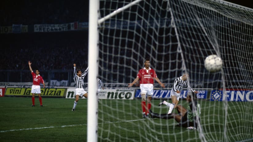 Ravanelli Juve Benfica