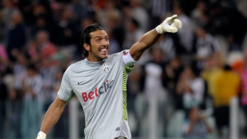 2011_juvemilan_03_buffon.jpg