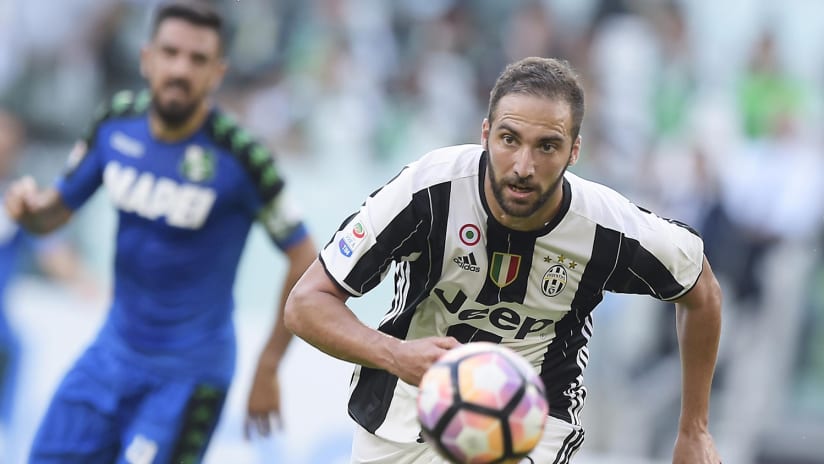 wm_juvesassuolo_higuain.jpg