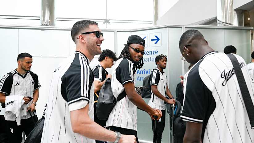 US UNCUT | Juventus touches down in the USA & first training session