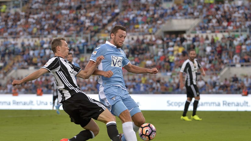 Lazio Juve Lichtsteiner