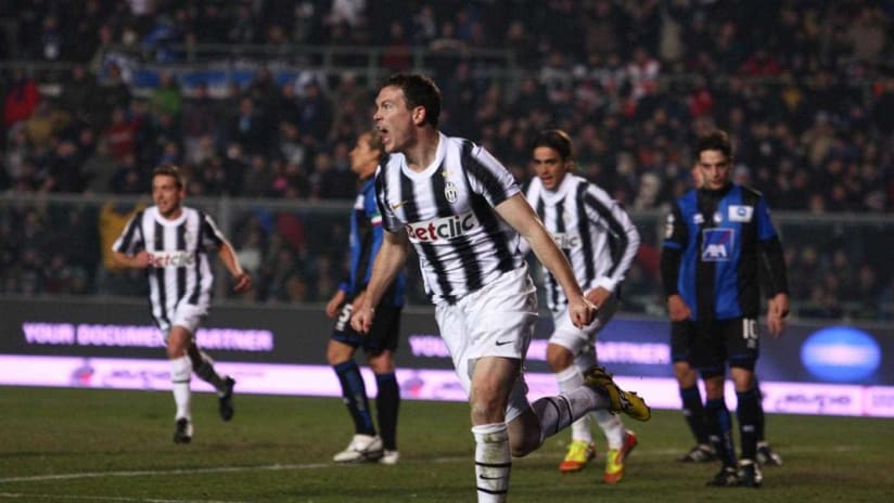 lichtsteiner atalanta 2012.jpg