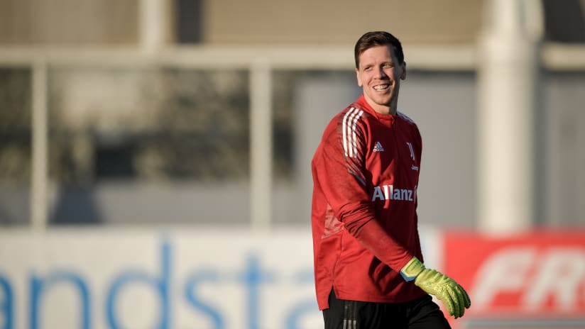 Wojciech Szczęsny does the 60-Second Challenge!