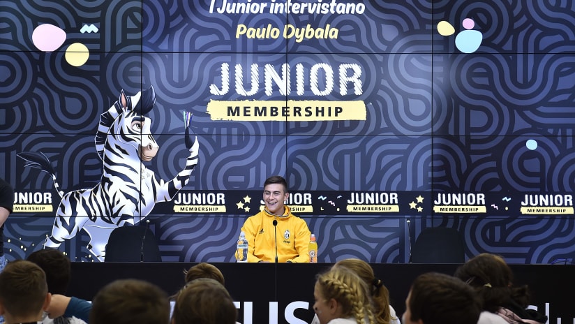 Paulo Dybala incontra i Junior Reporter