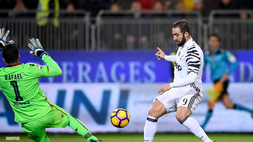 higuain_vs_cagliari_2017.jpg