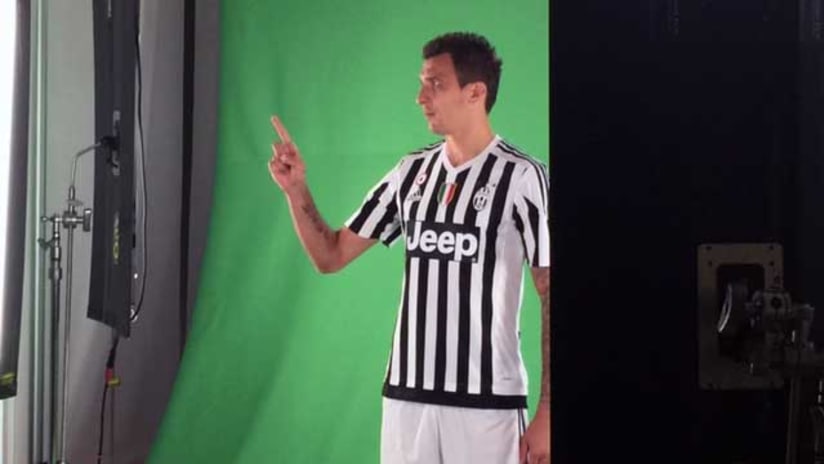 mandzukic shooting sky.jpg