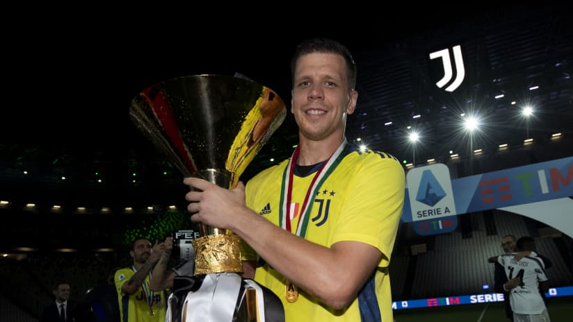 szczesny con la coppa dello scudetto