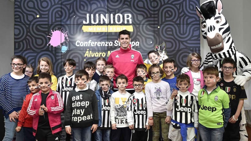 Alvaro Morata meets Junior Reporters