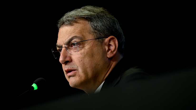 La prima conferenza stampa di Damien Comolli