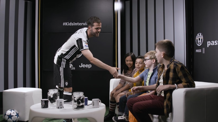 USA Tour | Miralem Pjanic, Kids Interview!