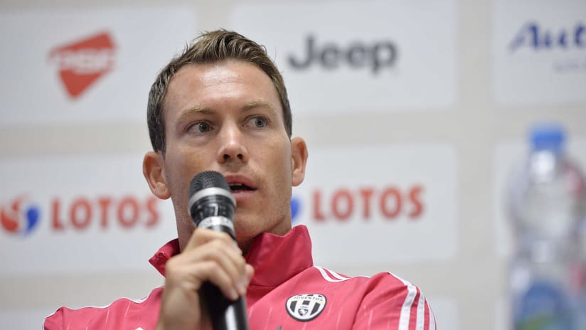 Lichtsteiner conferenza