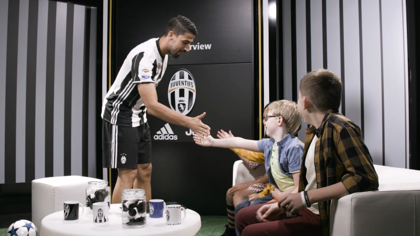 Sami Khedira incontra i Junior Member