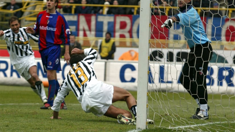 Bologna - Juventus | La zampata di Iuliano del 2004
