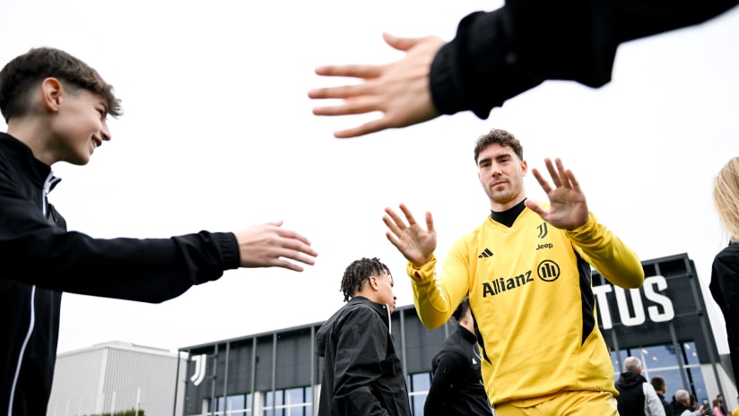 Training session with fans towards Napoli - Juventus