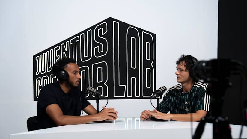 @ Small Talk S02 E02 | Contro ogni previsione | Lloyd Kelly