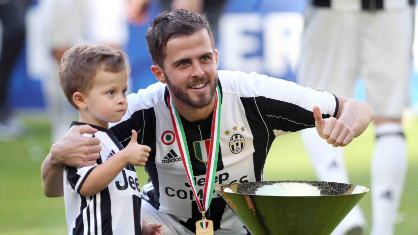 pjanic_scudetto_mag2017.png