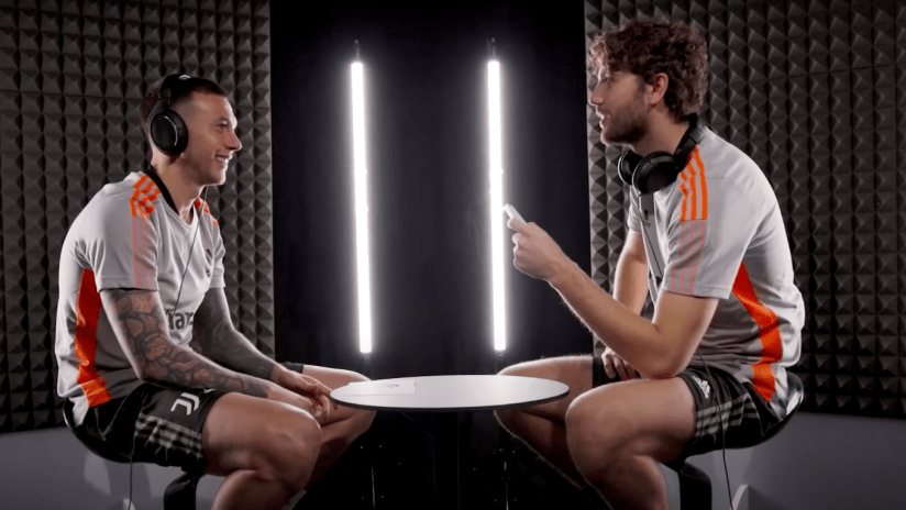 Bernardeschi and Locatelli take on the Whisper Challenge!