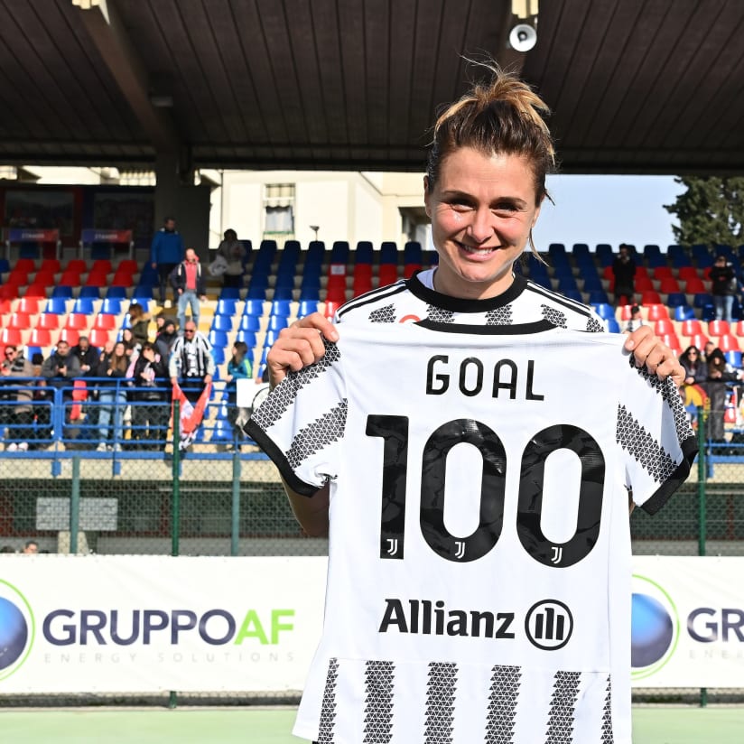 Cristiana Girelli makes history - 100 goals with Juventus!