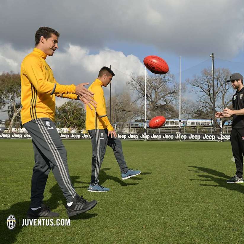 Dybala ed Hernanes alla scoperta del football australiano