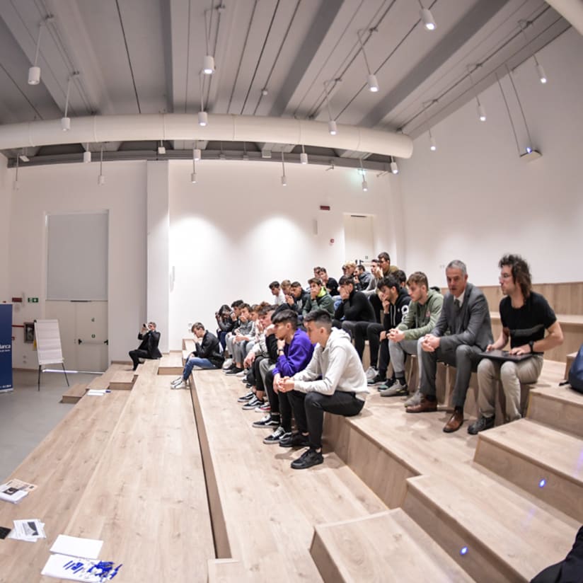 Financial education at J College with Ubi Banca