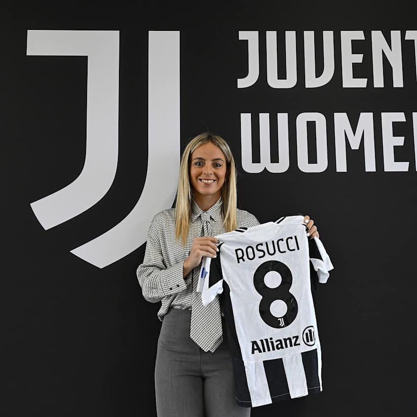 Martina Rosucci renews her contract!