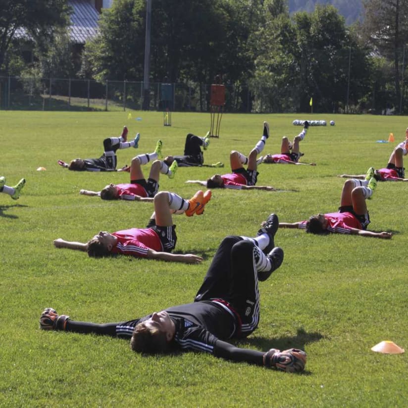 Akademi muda Juventus berlatih di Bardonecchia