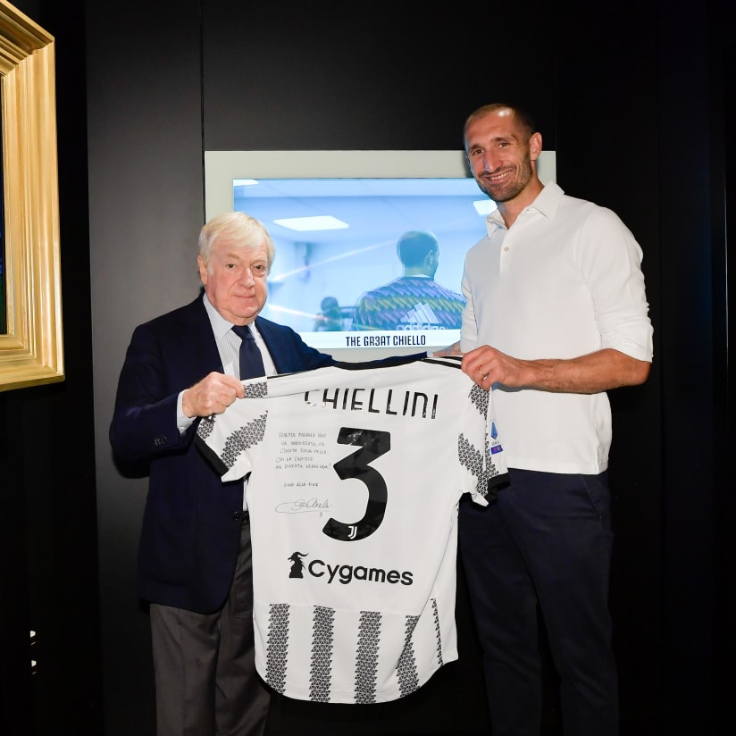 Gallery | Chiellini at the Juventus Museum
