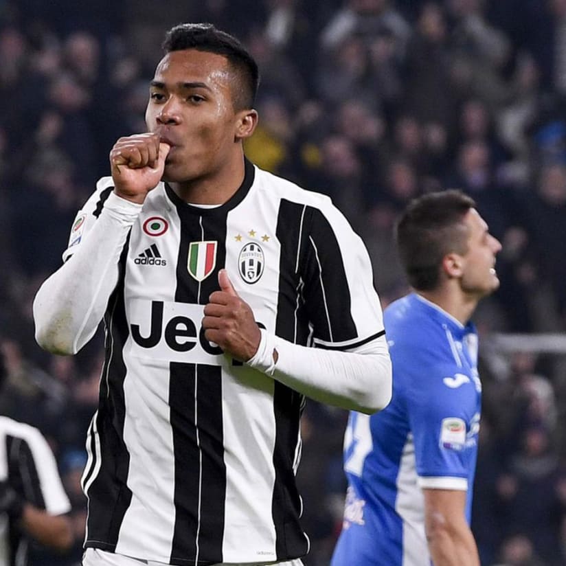 Alex Sandro reacts to Empoli strike