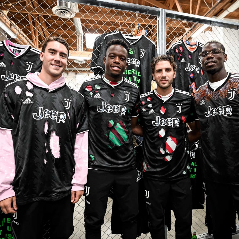 Gallery | Away Kit Juventus X Liberal Youth Ministry 