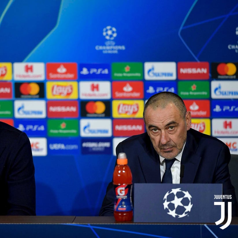 Sarri e Bonucci in conferenza a Lione