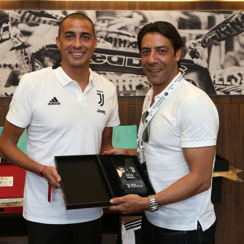 Legends salute at Benfica-JUve