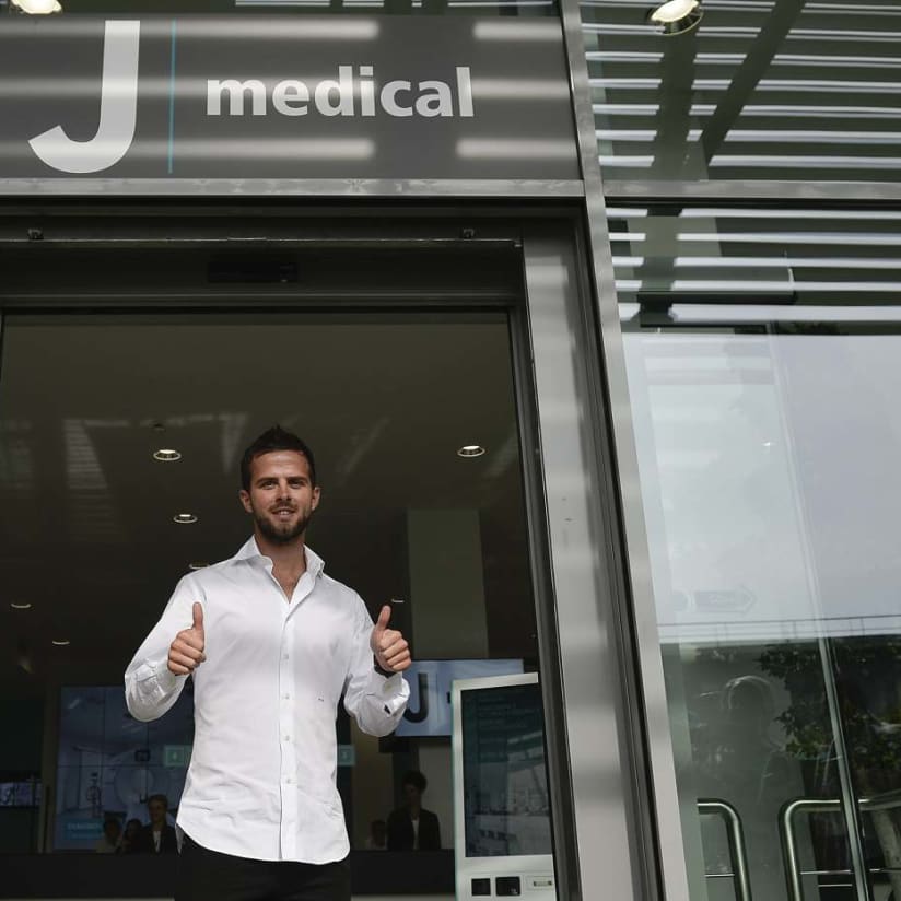 Pjanic completes medical