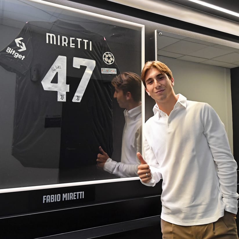 Miretti adds his shirt to the “Wall of Dreams”