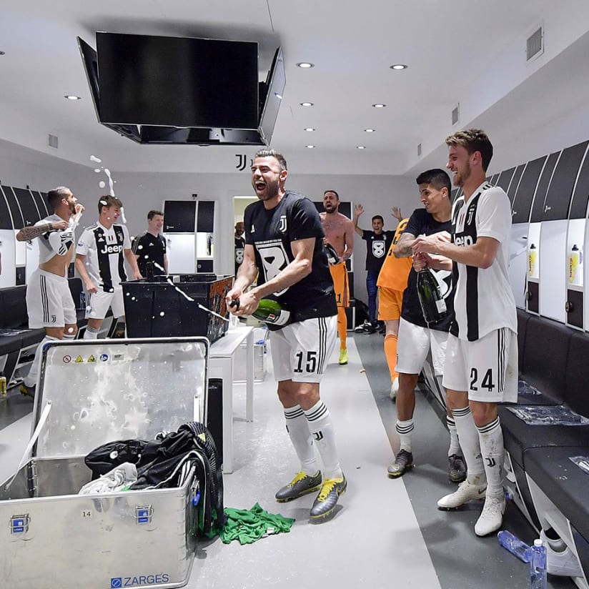 Campioni d'Italia: è festa negli spogliatoi