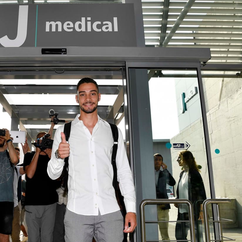 De Sciglio completes medical