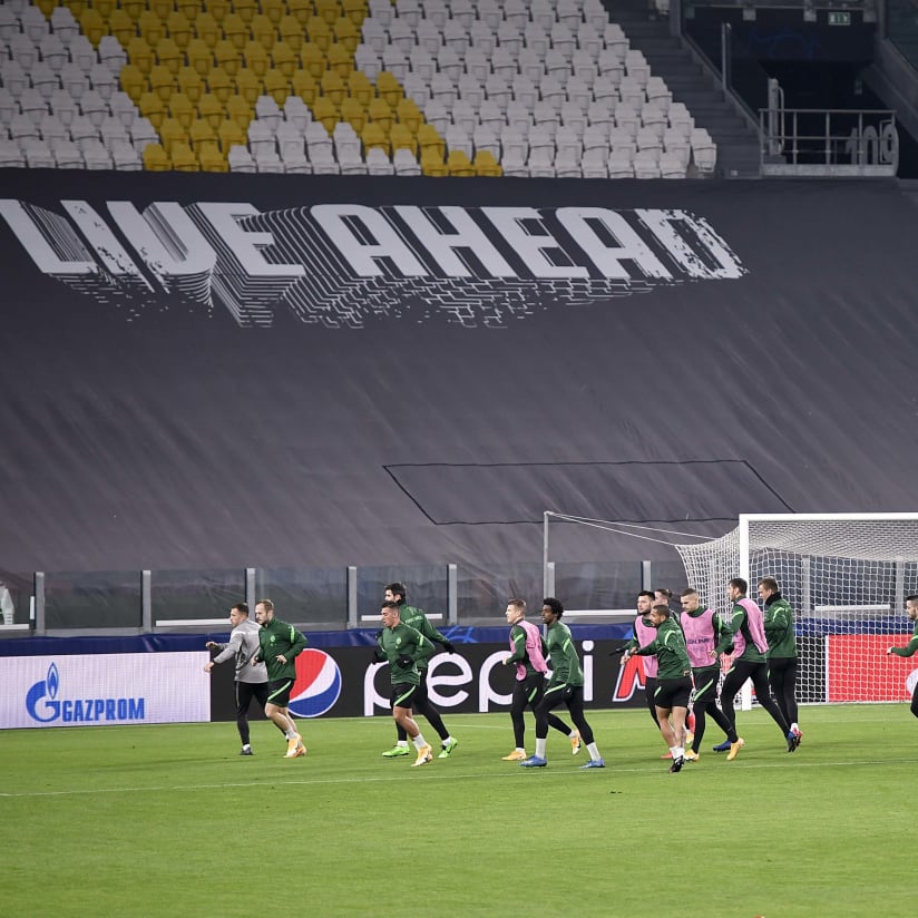 Ferencvaros train at Allianz