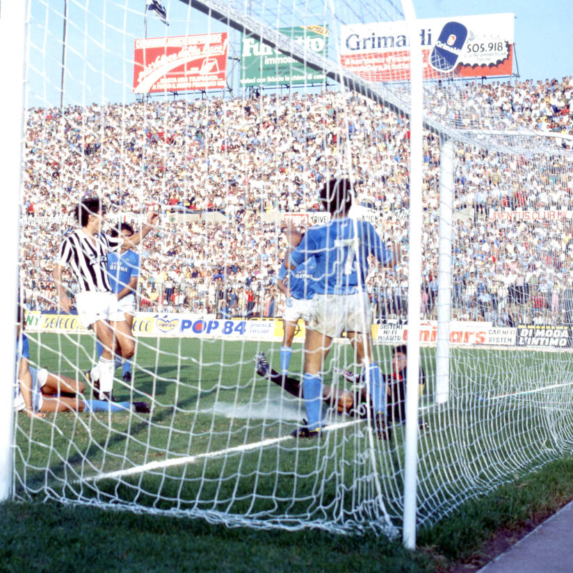 Black & White Stories | Juve-Napoli home from home