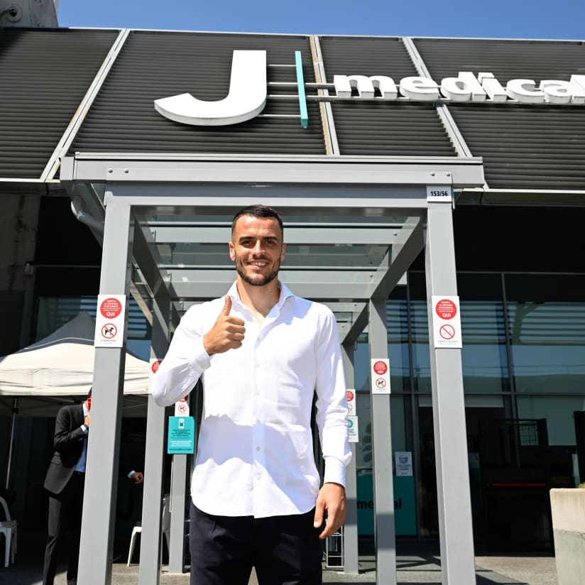 GALLERY | Kostić arrives at J|Medical