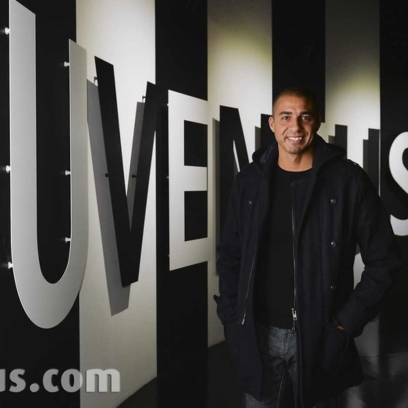 Trezeguet visita il J-Museum e lo Stadium - Trezeguet visits Juventus Museum and Stadium